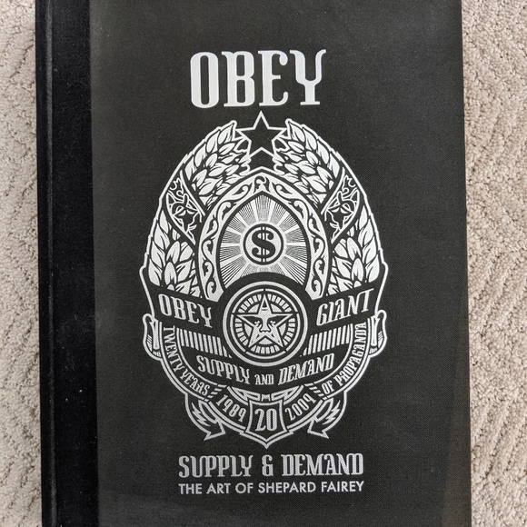 Art of Shepard Fairey coffee table book - Picture 1 of 6